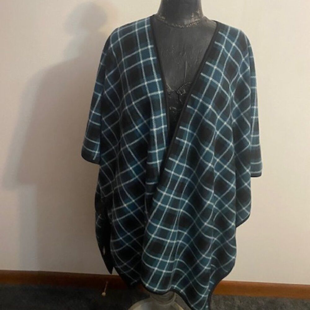 Serra Teal/Black Plaid reversible cape, size OS